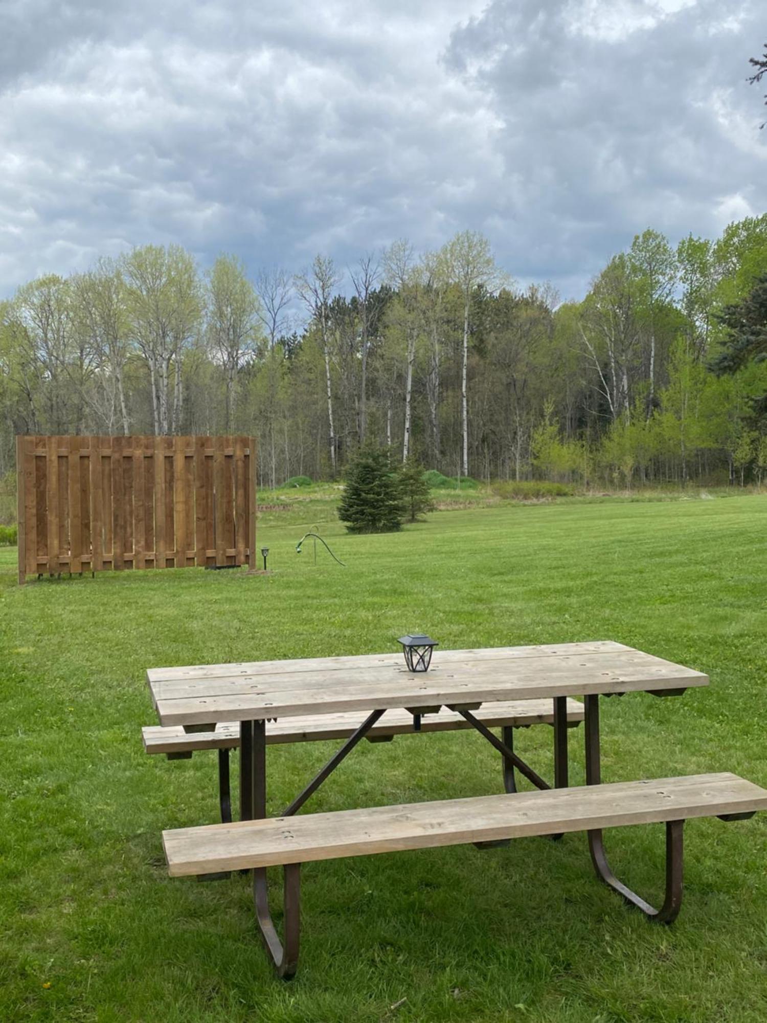 Our Place Up North Bnb Huntsville Eksteriør bilde
