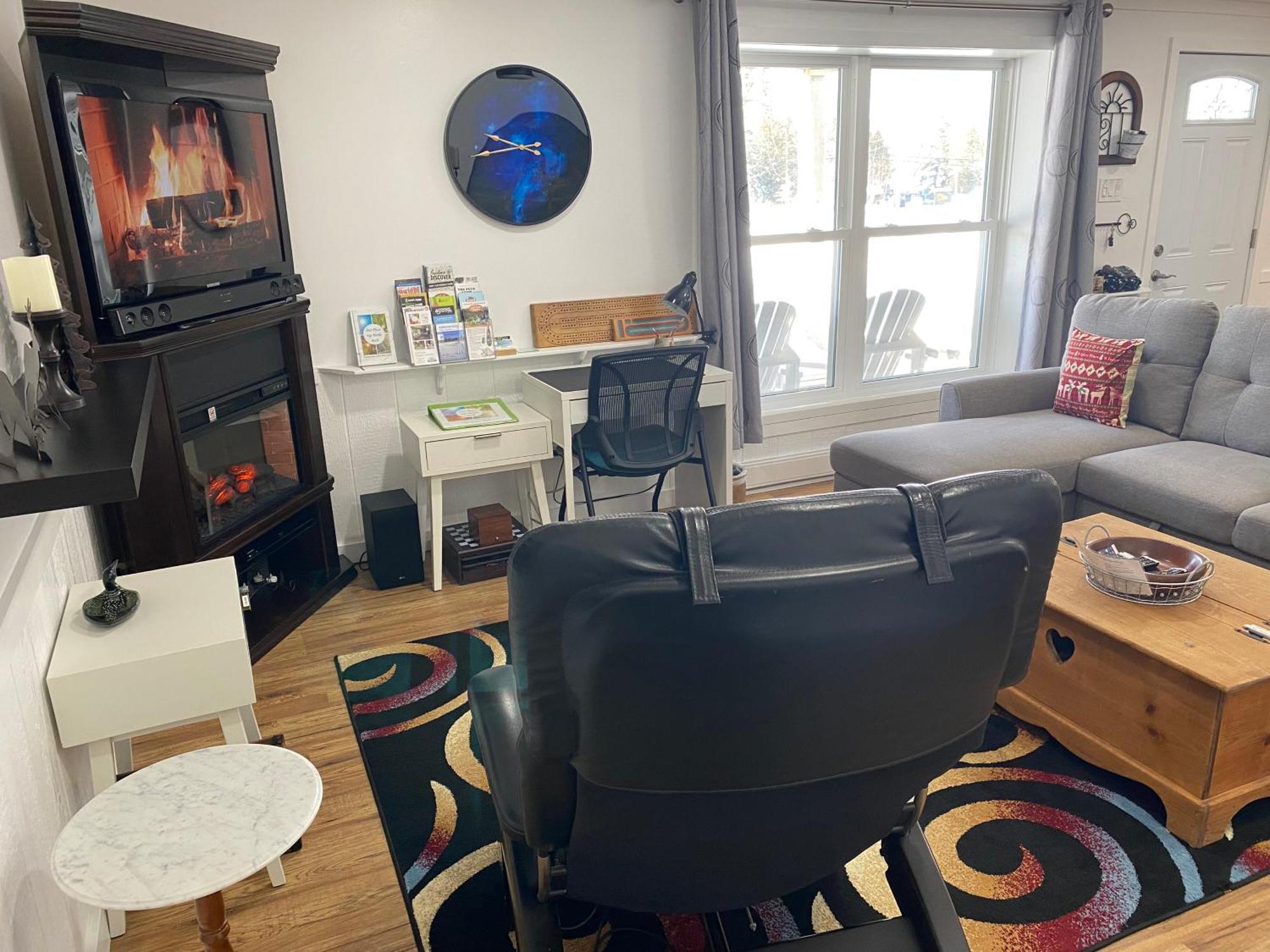 Our Place Up North Bnb Huntsville Eksteriør bilde